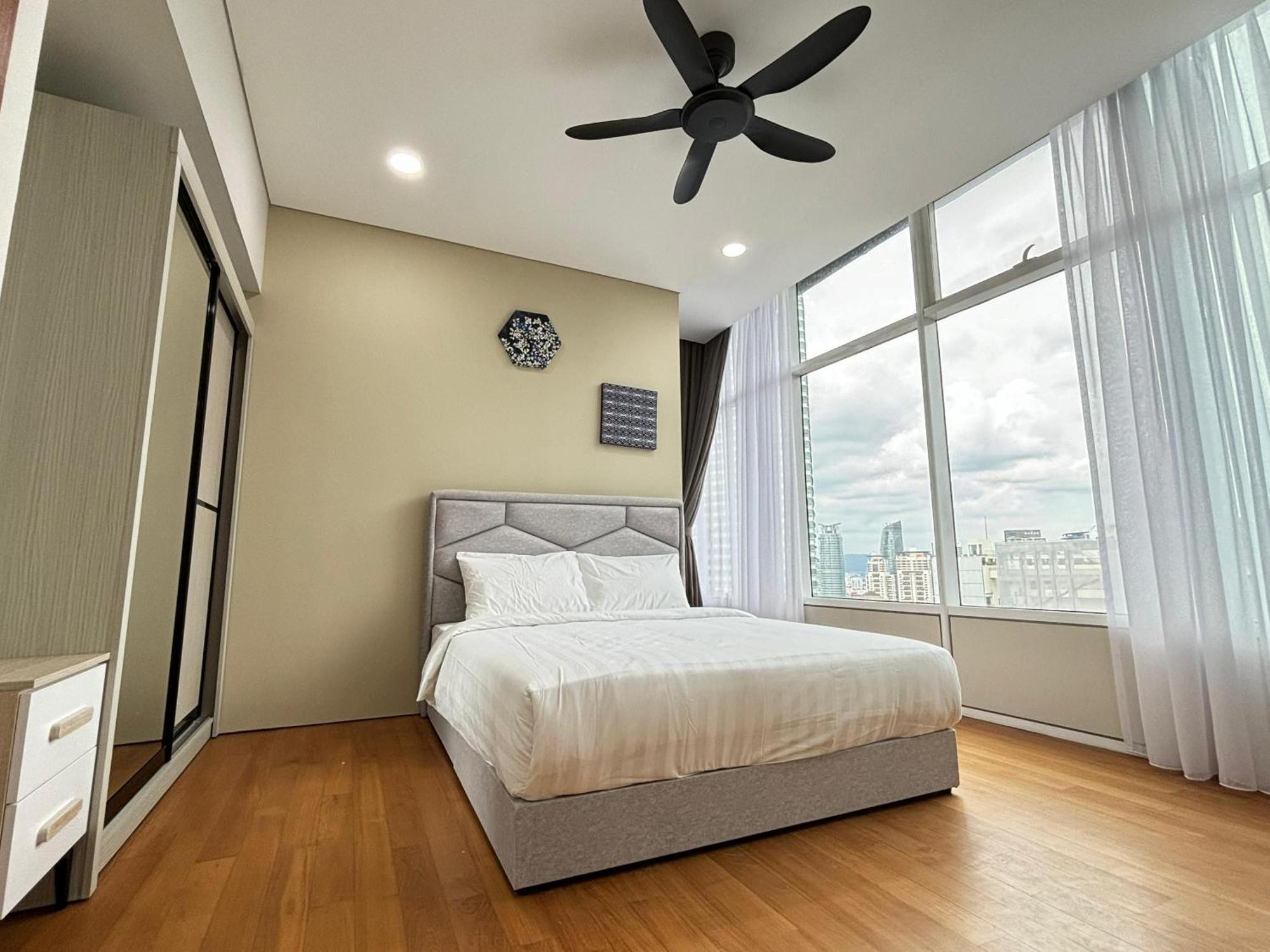 Sky Suites At Klcc By Mitstay كوالالمبور المظهر الخارجي الصورة