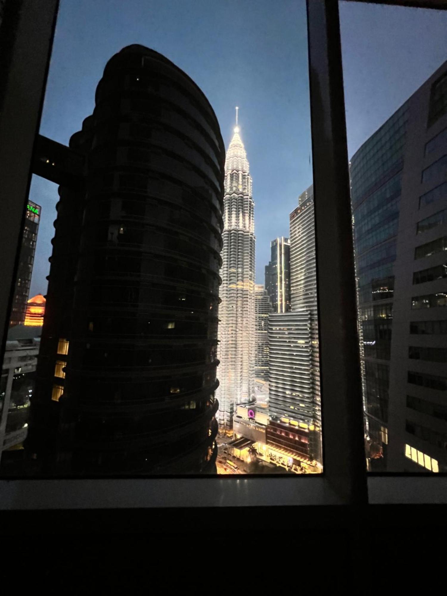 Sky Suites At Klcc By Mitstay كوالالمبور المظهر الخارجي الصورة