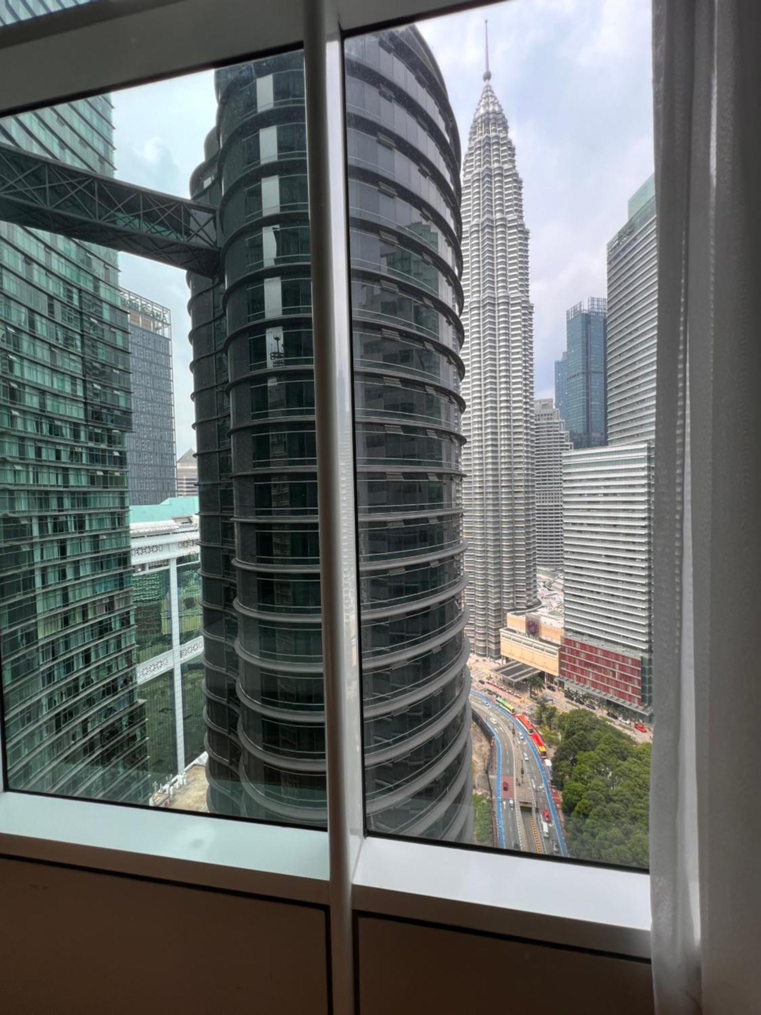 Sky Suites At Klcc By Mitstay كوالالمبور المظهر الخارجي الصورة