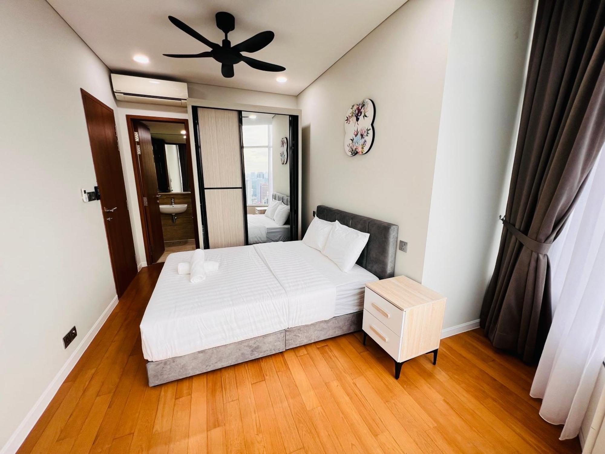 Sky Suites At Klcc By Mitstay كوالالمبور المظهر الخارجي الصورة